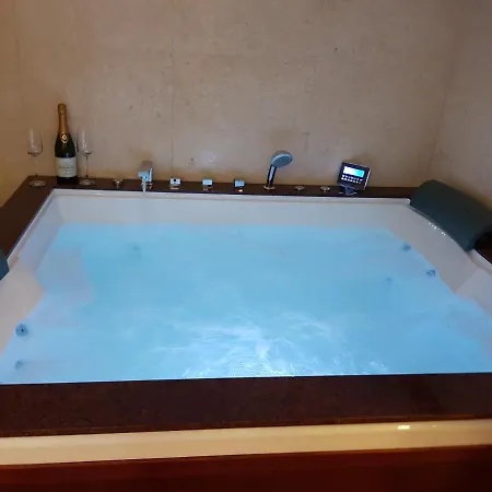 Super Mega Mall Apartment *